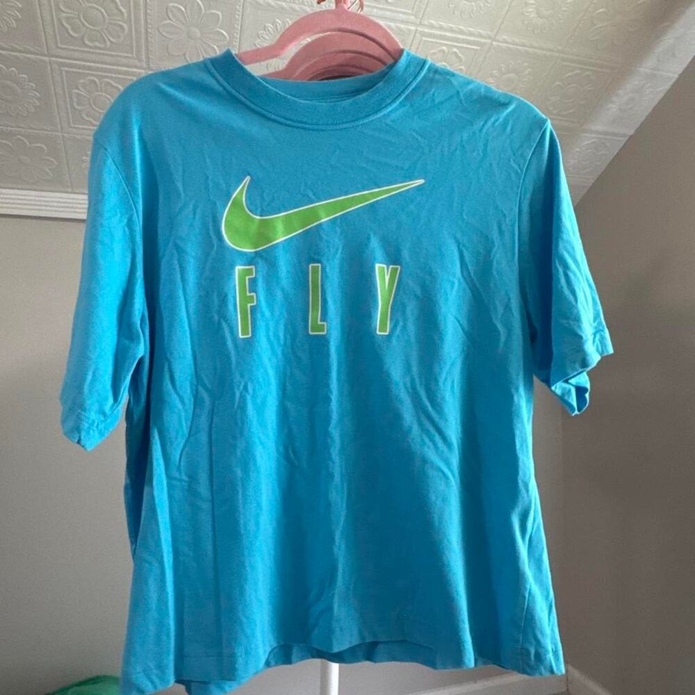 Nike fly graphic tee in